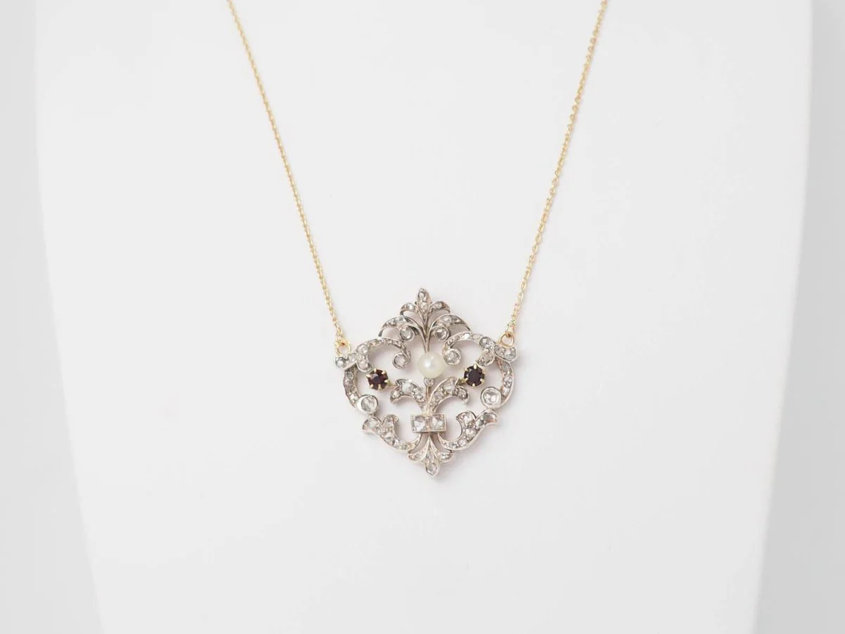 Collier volutes en or jaune et argent, grenat diamants et perle - Image 5