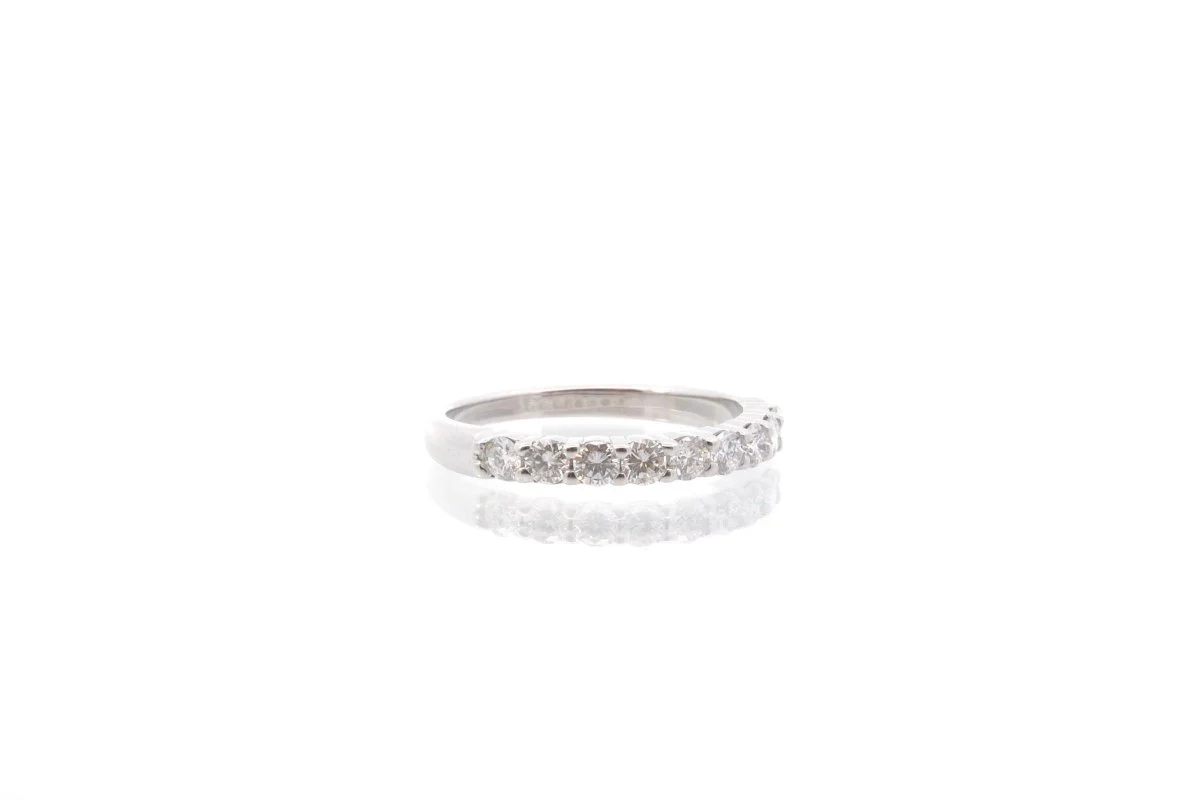 Bague alliance en or blanc et diamants - Image 4