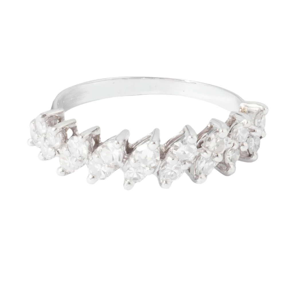 Demie alliance en or gris et diamant