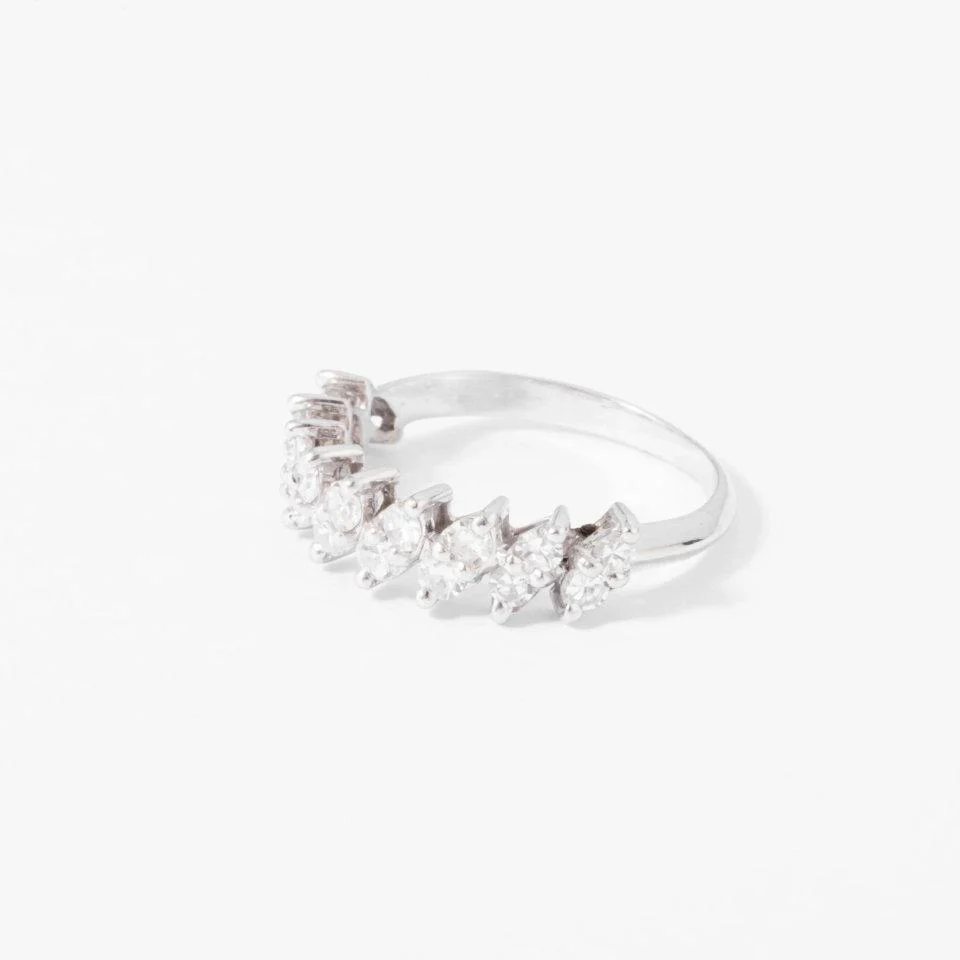 Demie alliance en or gris et diamant - Image 2