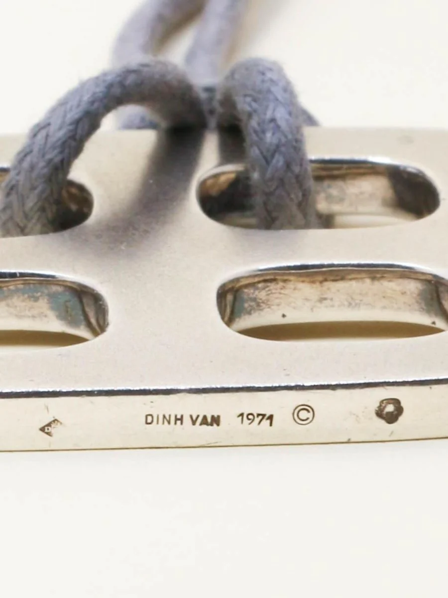 DINH VAN Colier Pendentif moderniste Cordon Gris - Image 5