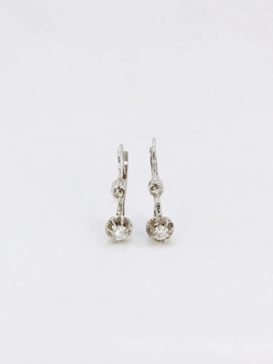 Dormeuses vintage en or blanc et diamants 0.3ct