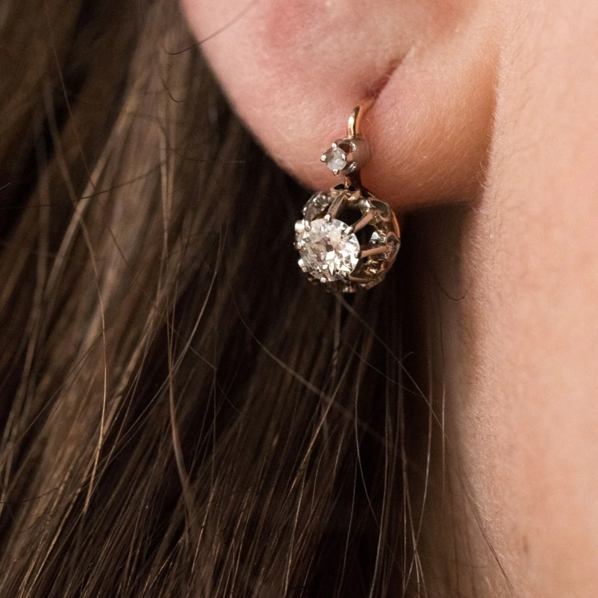 Boucles d'oreilles Dormeuses en or rose et diamants - Image 2