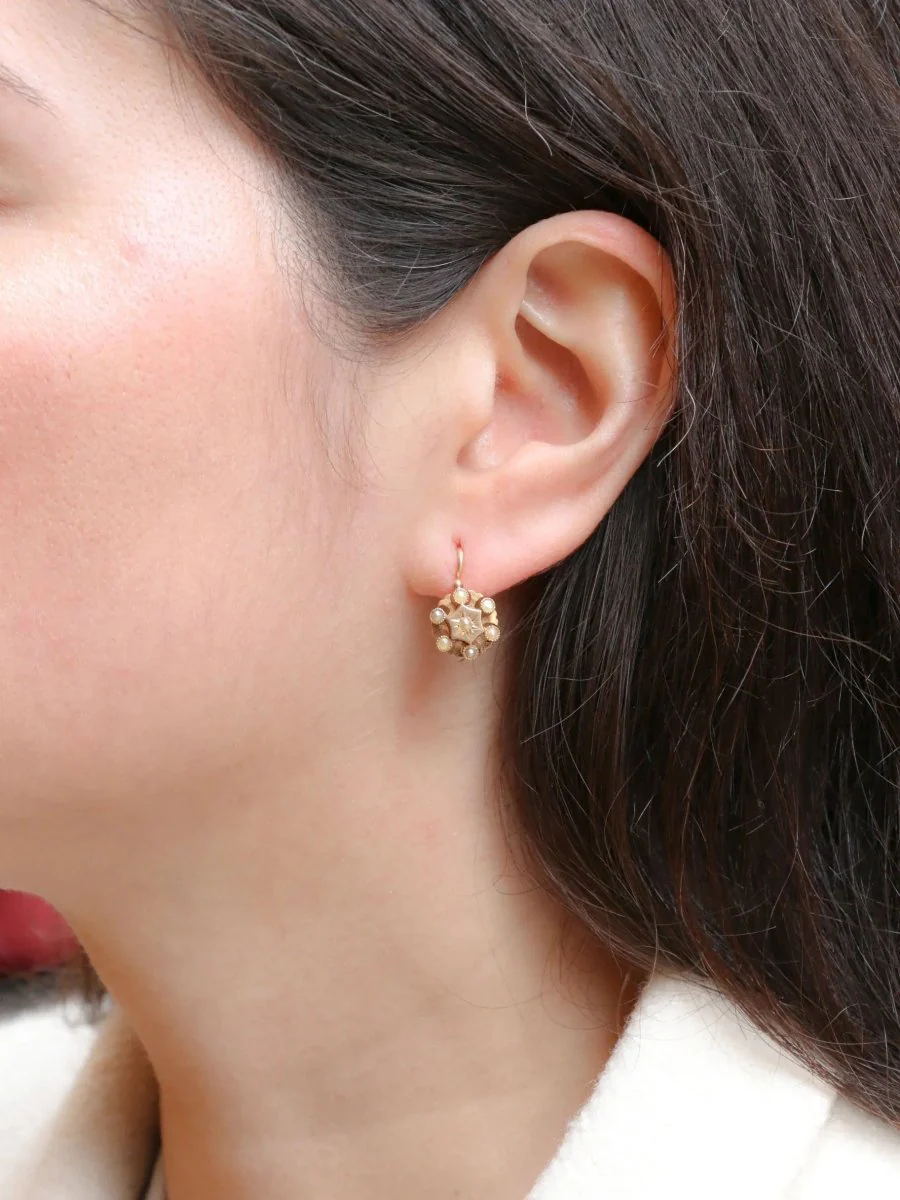 Boucles d'oreilles Dormeuses en or jaune et perles fines - Image 5