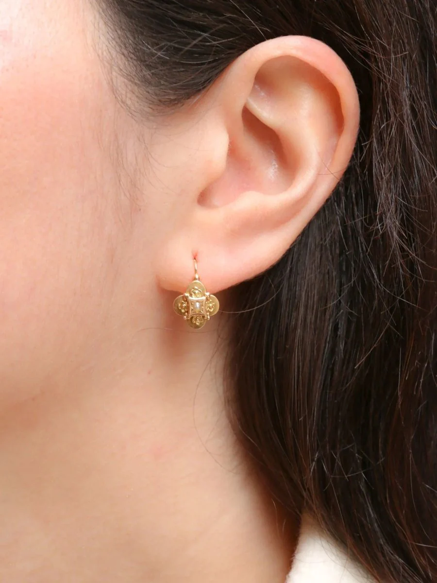Boucles d'oreilles Dormeuses en or jaune et perles fines - Image 2