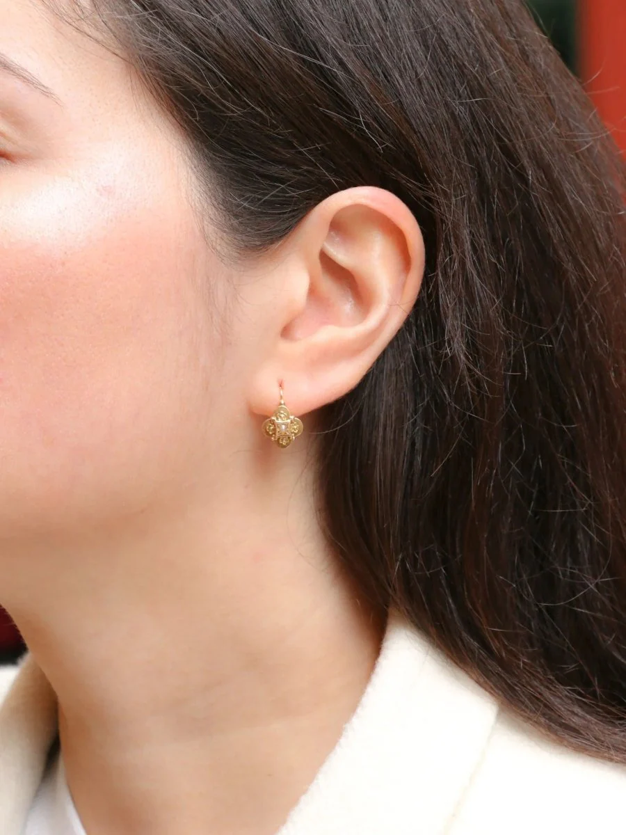 Boucles d'oreilles Dormeuses en or jaune et perles fines - Image 6
