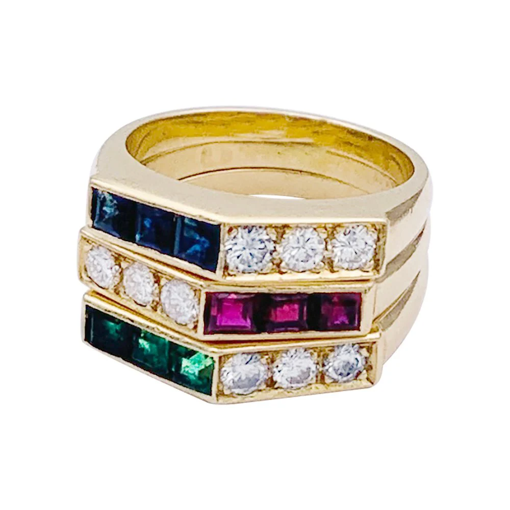 Trio de bagues en or jaune, saphirs, rubis, émeraudes et diamants - Image 3