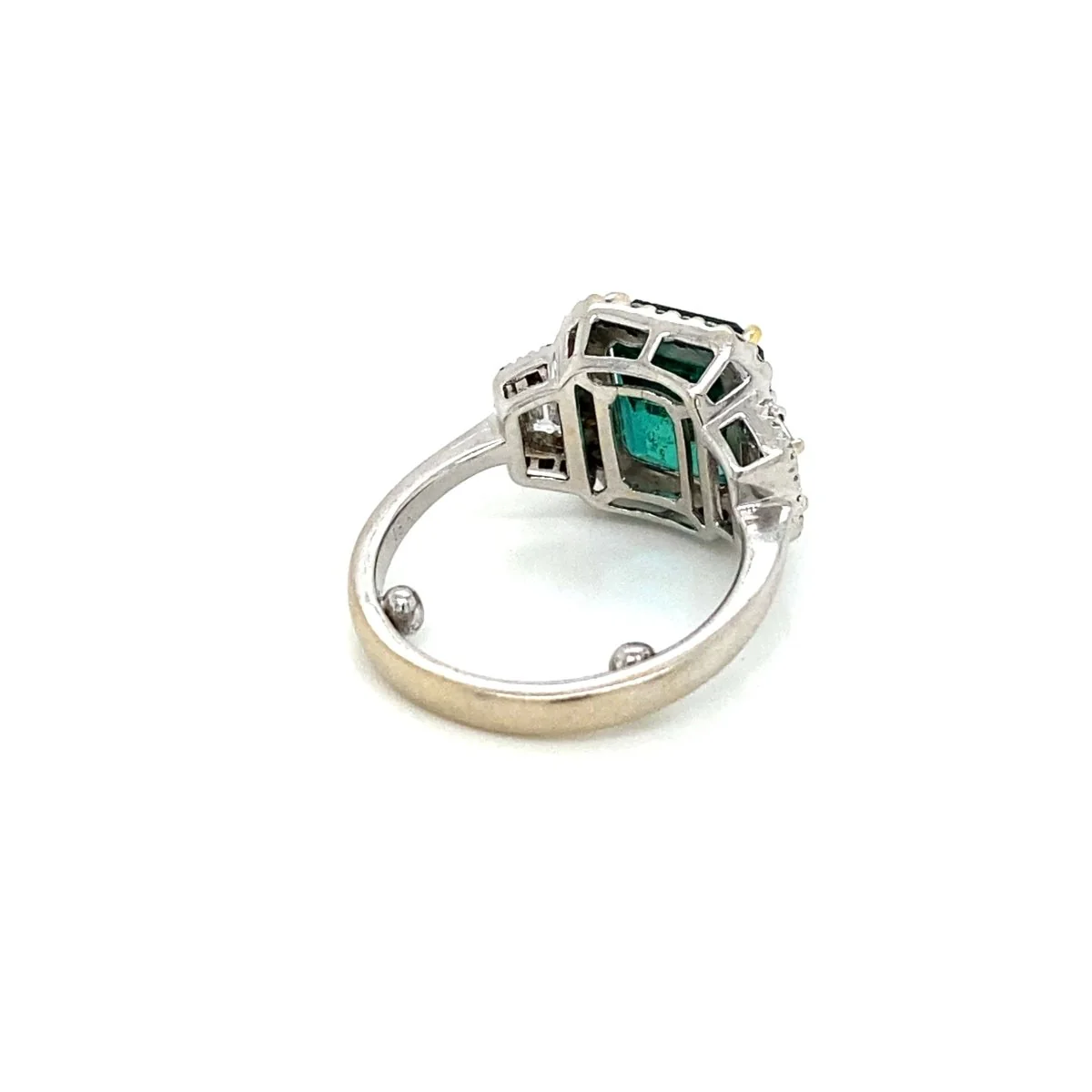 Bague en or avec émeraude non traitée de 3,33 carats certifiée par le Domaine - Image 13