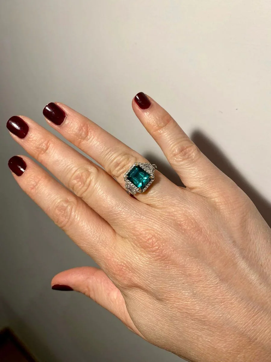 Bague en or avec émeraude non traitée de 3,33 carats certifiée par le Domaine - Image 22