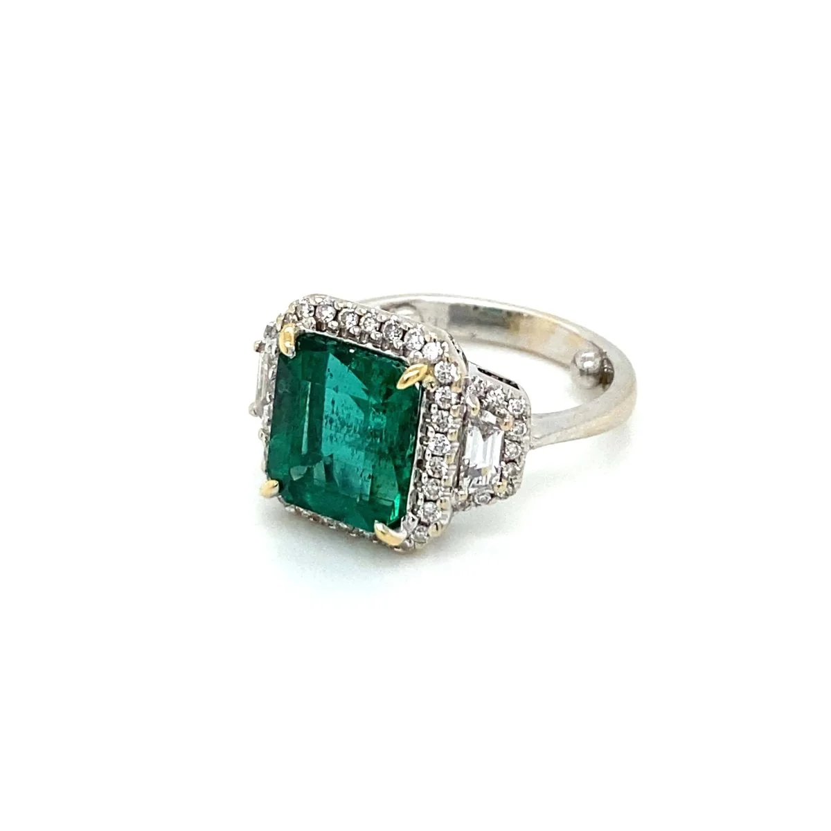 Bague en or avec émeraude non traitée de 3,33 carats certifiée par le Domaine - Image 9