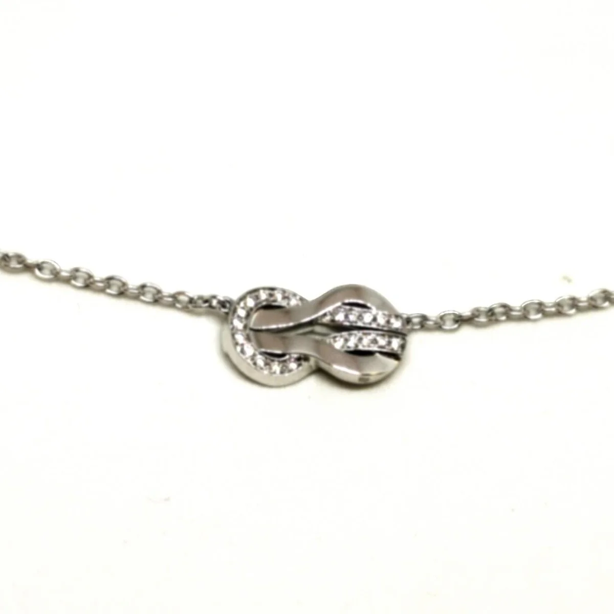 Collier Pendentif FRED Chance infinie, en or blanc et diamants - Image 2