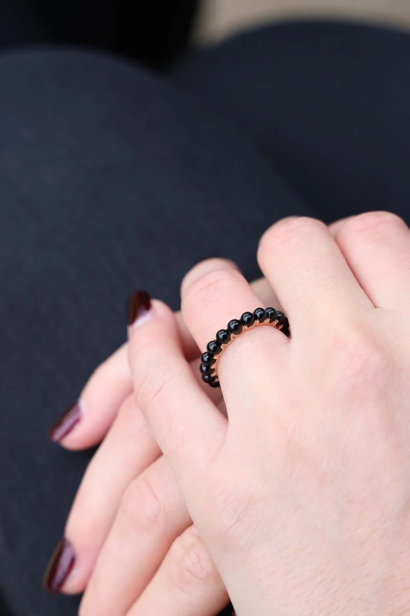 Bague Alliance GINETTE NY "Maria" en or rose et onyx - Image 4