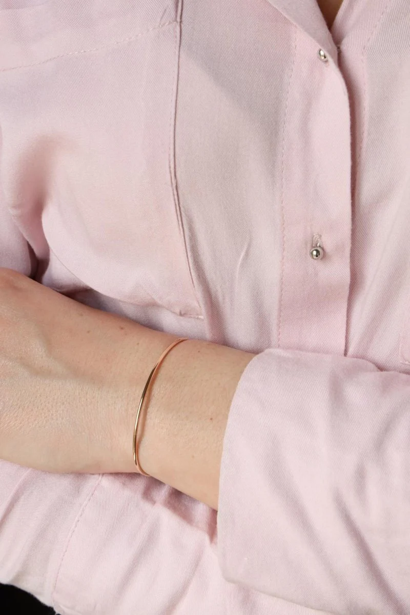 Bracelet Jonc GINETTE NY "Gold Strip Bangle" en Or rose - Image 8