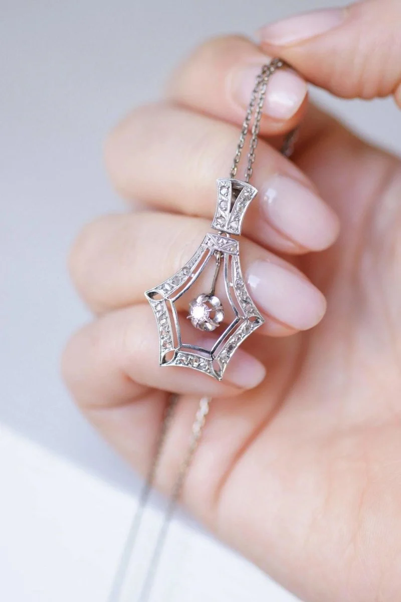 Grand pendentif Art Déco or blanc et diamants - Image 3