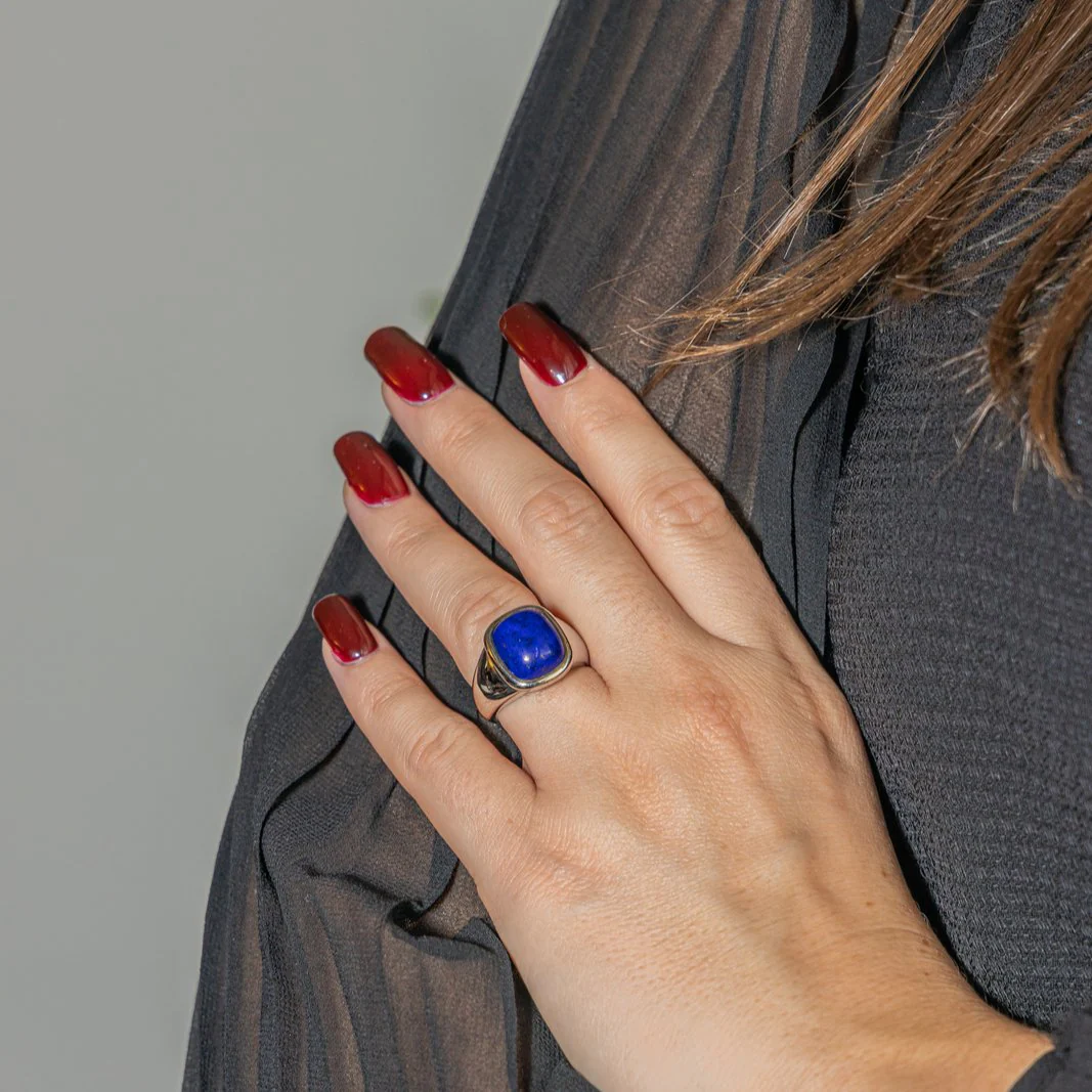 Bague HERMÈS en or blanc et lapis-lazuli - Image 2