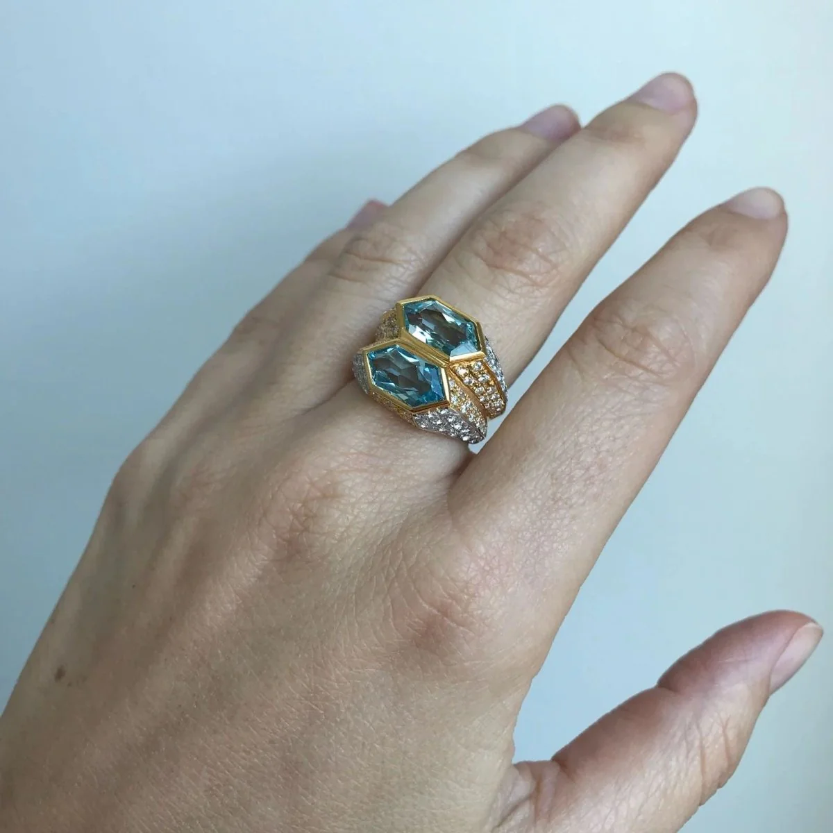 Iconic Bulgari Aquamarine Diamond Two-Color Gold Double Ring - Image 7