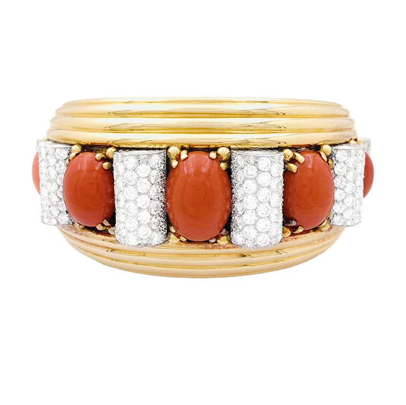Bracelet jonc RENÉ BOIVIN en platine, or jaune, corail et diamants