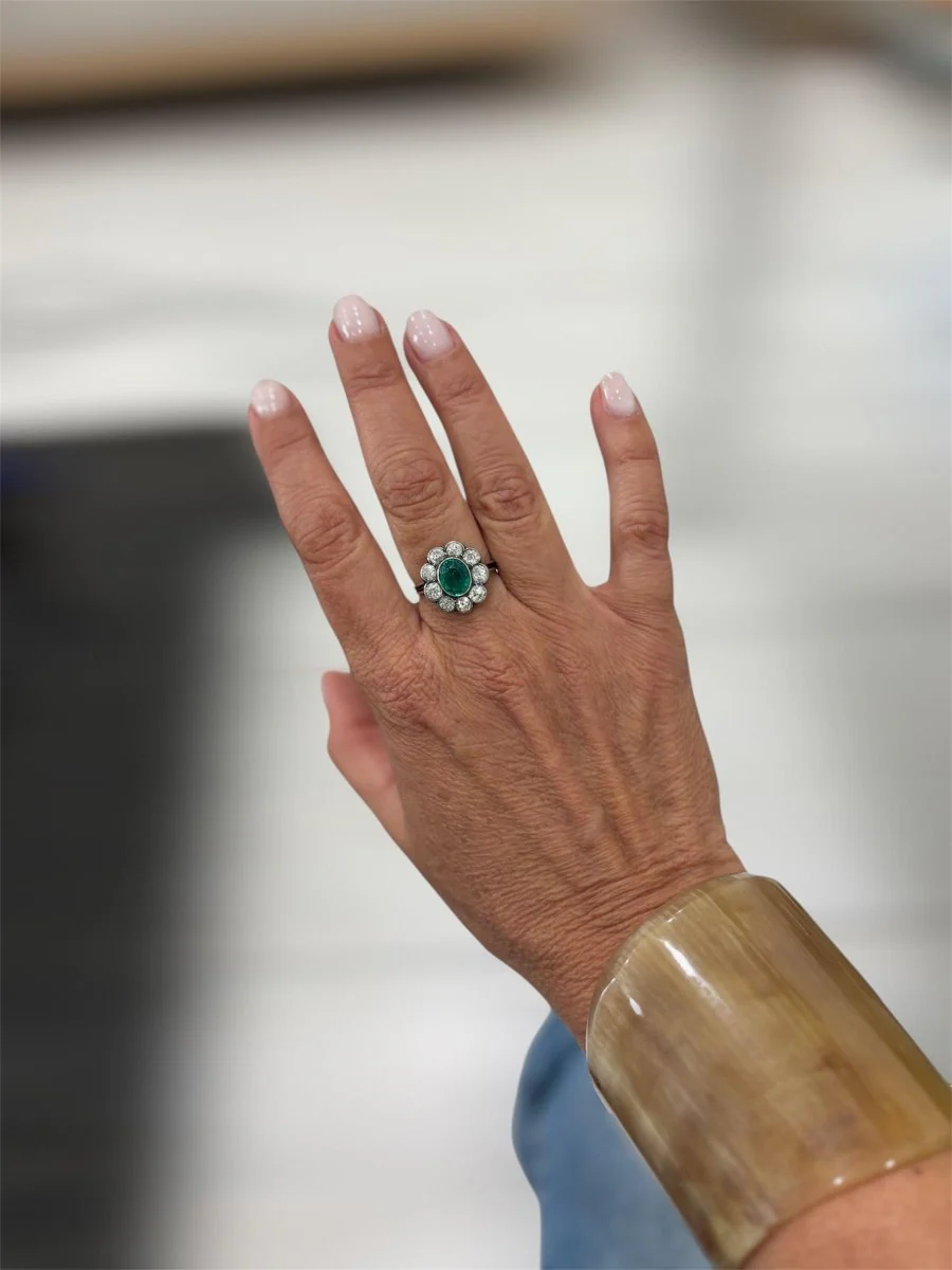 Late 19th century 2.00 Carat Emerald Diamond Gold/Silver Cluster Ring - Image 6