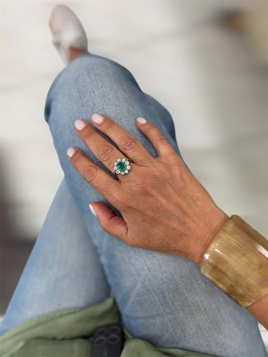 Late 19th century 2.00 Carat Emerald Diamond Gold/Silver Cluster Ring - Image 7