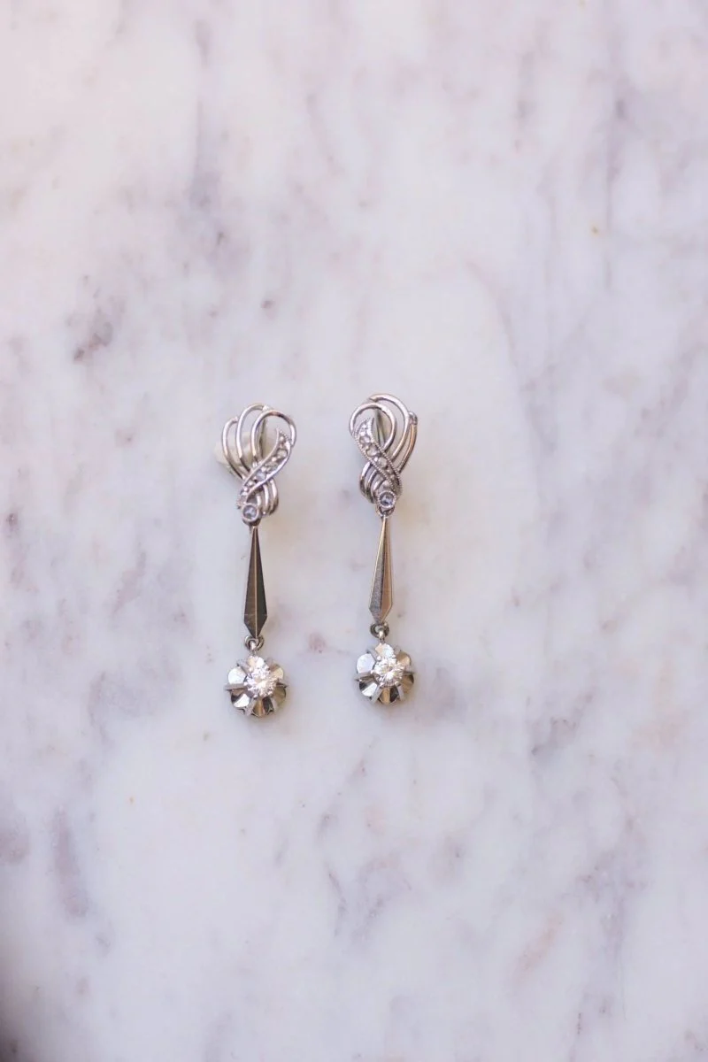 Longues boucles d'oreilles vintage pendantes, or blanc et diamants, années 60 - Image 10