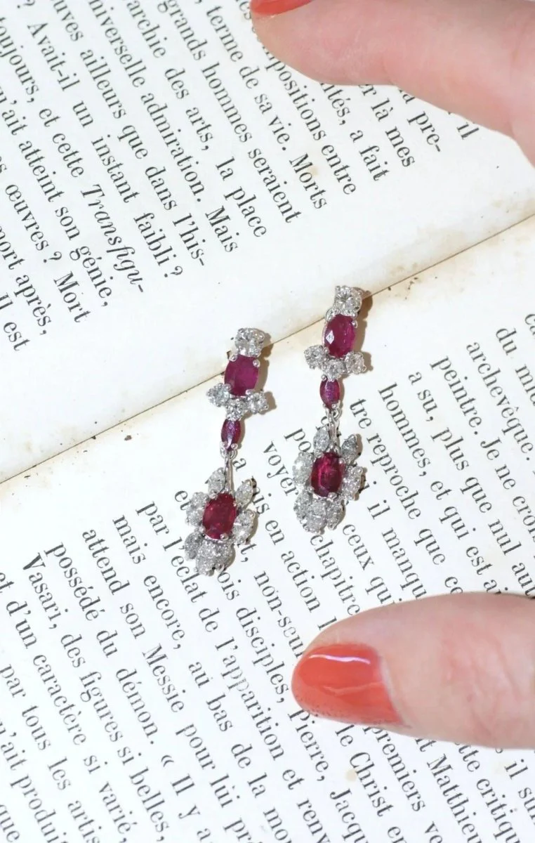 Longues Boucles d'Oreilles Rubis et Diamants