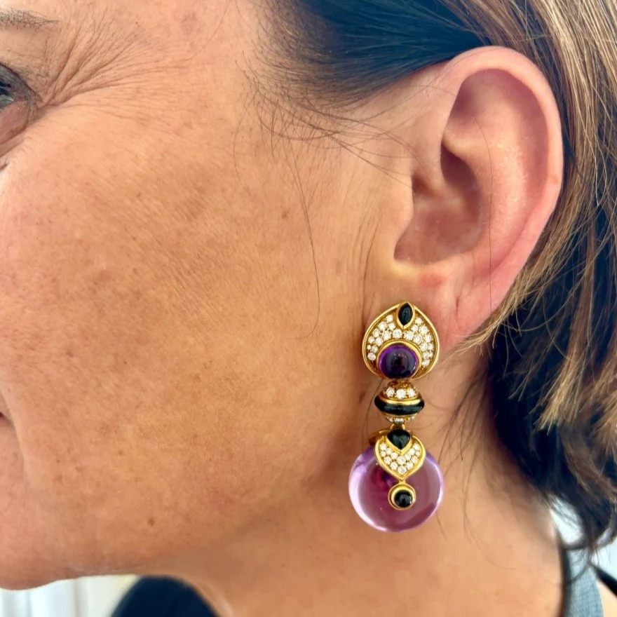 Boucles d'oreilles MARINA B "Pneu" en or jaune, améthystes, onyx et diamants - Image 2