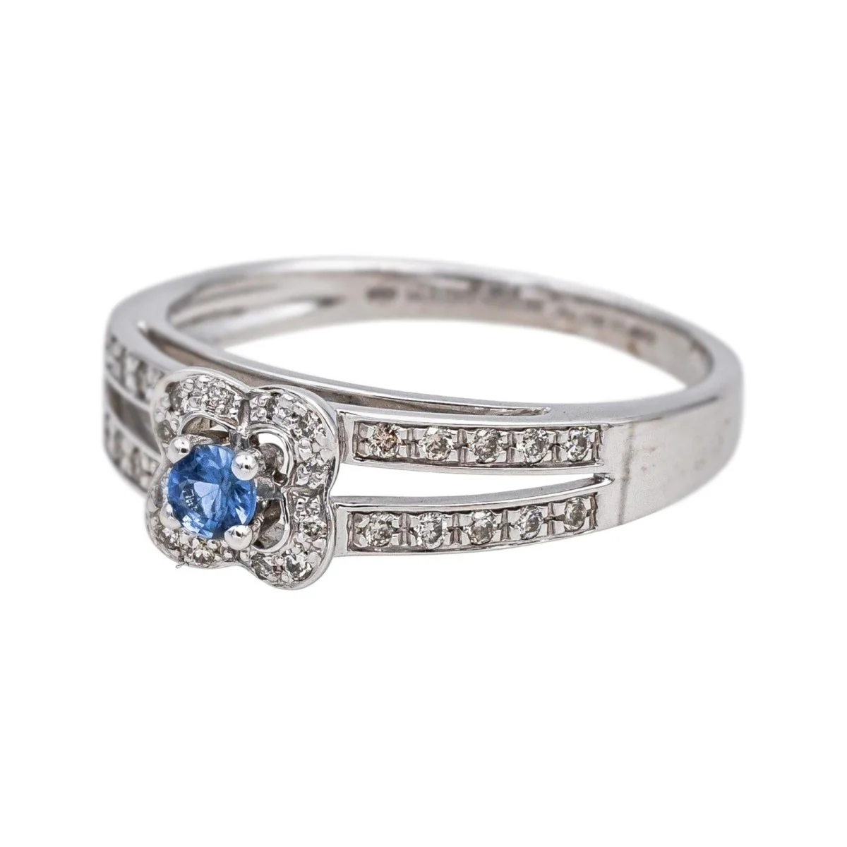 Bague Solitaire MAUBOUSSIN "Chance of Love" en or blanc, saphir et diamants - Image 3