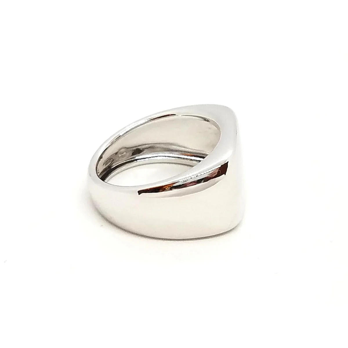 Bague Chevalière MAUBOUSSIN "Grande Cocotte" en or blanc - Image 4