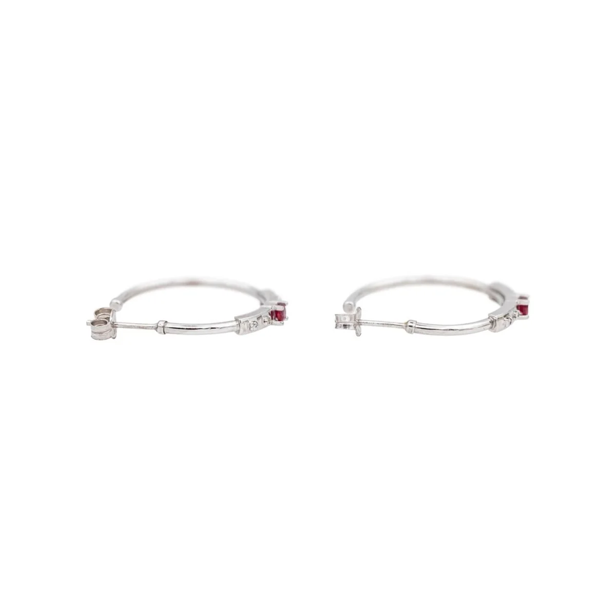 Boucles d'oreilles Créoles MAUBOUSSIN "Capsule d'émotions" en or blanc, rubis et diamants - Image 4