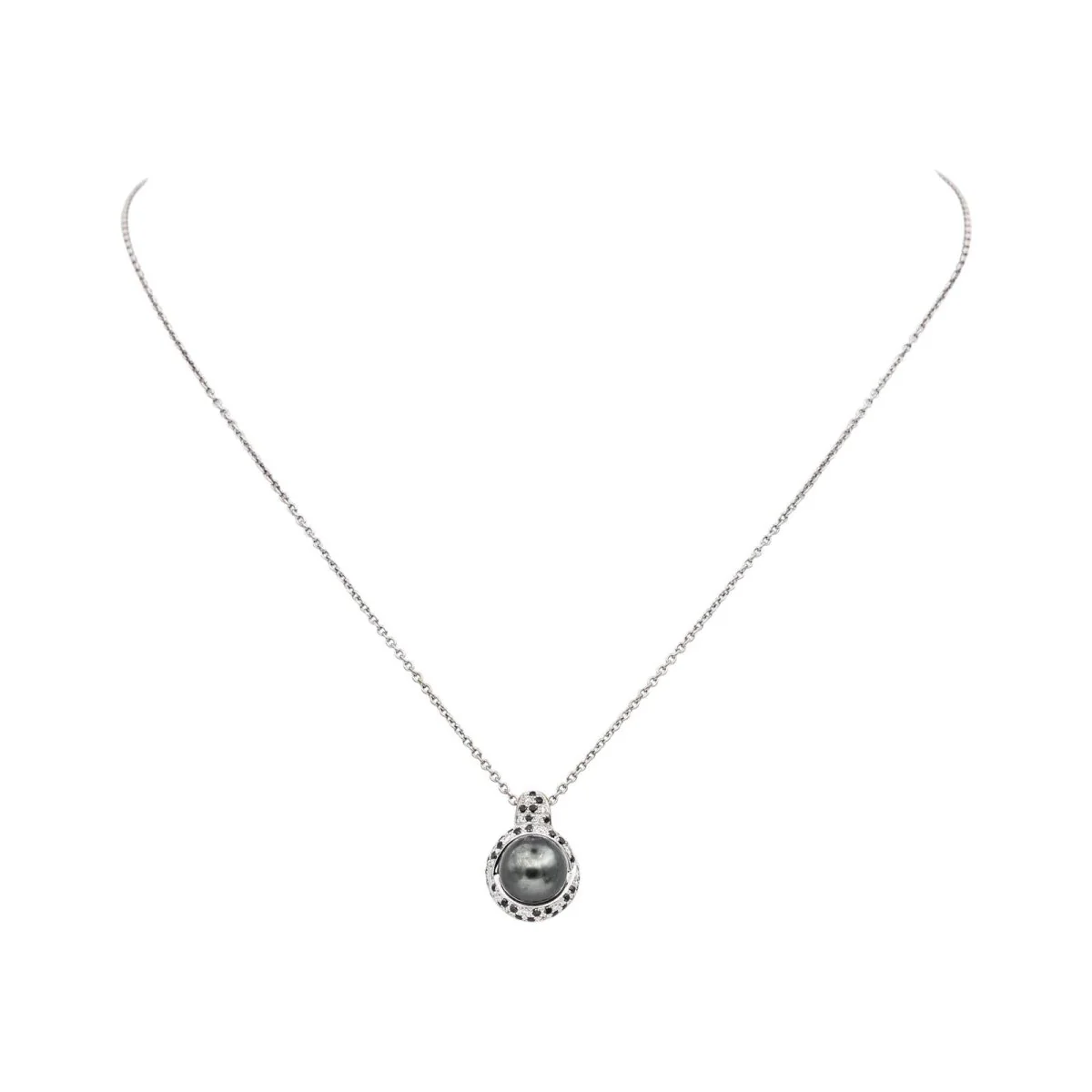Collier Pendentif MAUBOUSSIN "Caviar Mon Amour" en or blanc, perle et diamants