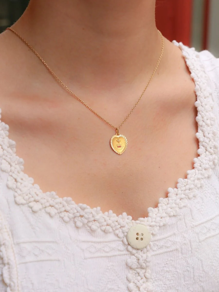 Médaille amour AUGIS coeur strié plus qu'hier moins que demain or jaune diamant rubis - Image 6