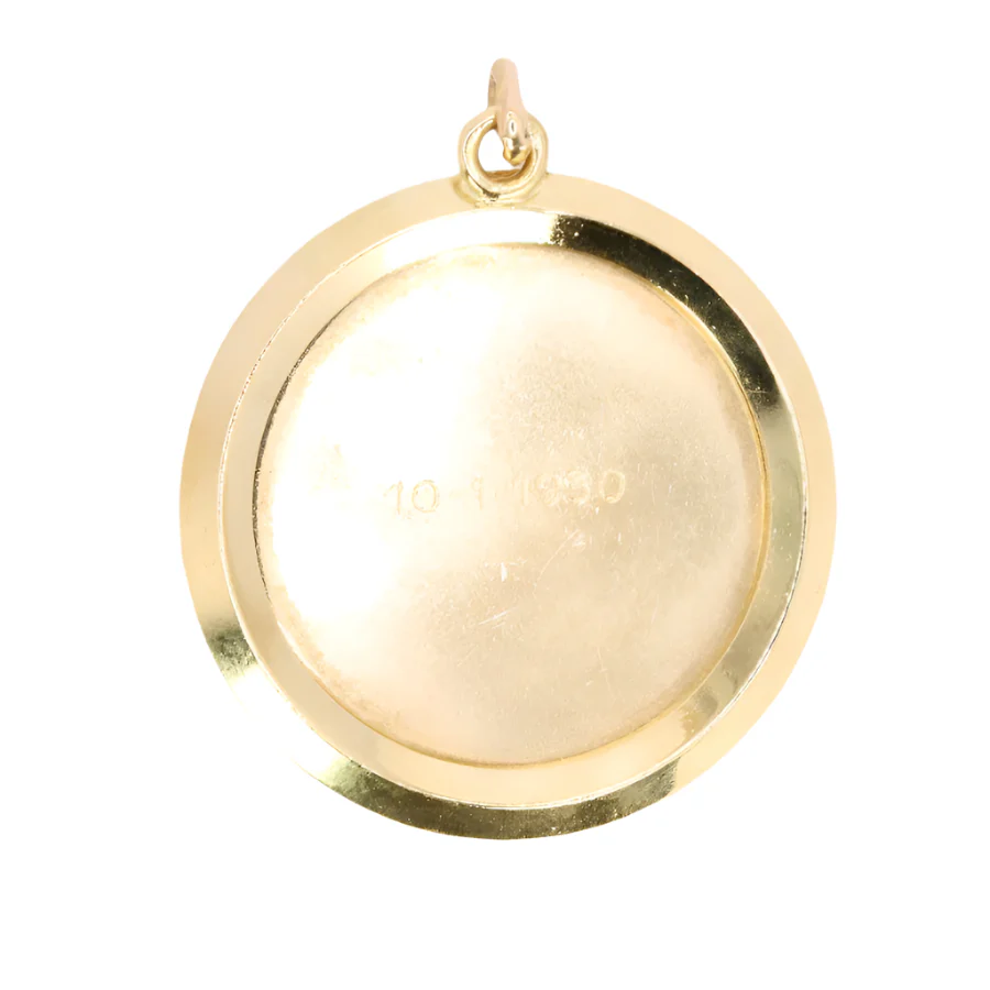 Médaille AUGIS "Plus qu'hier, moins que demain" en or jaune, rubis et diamants - Image 3