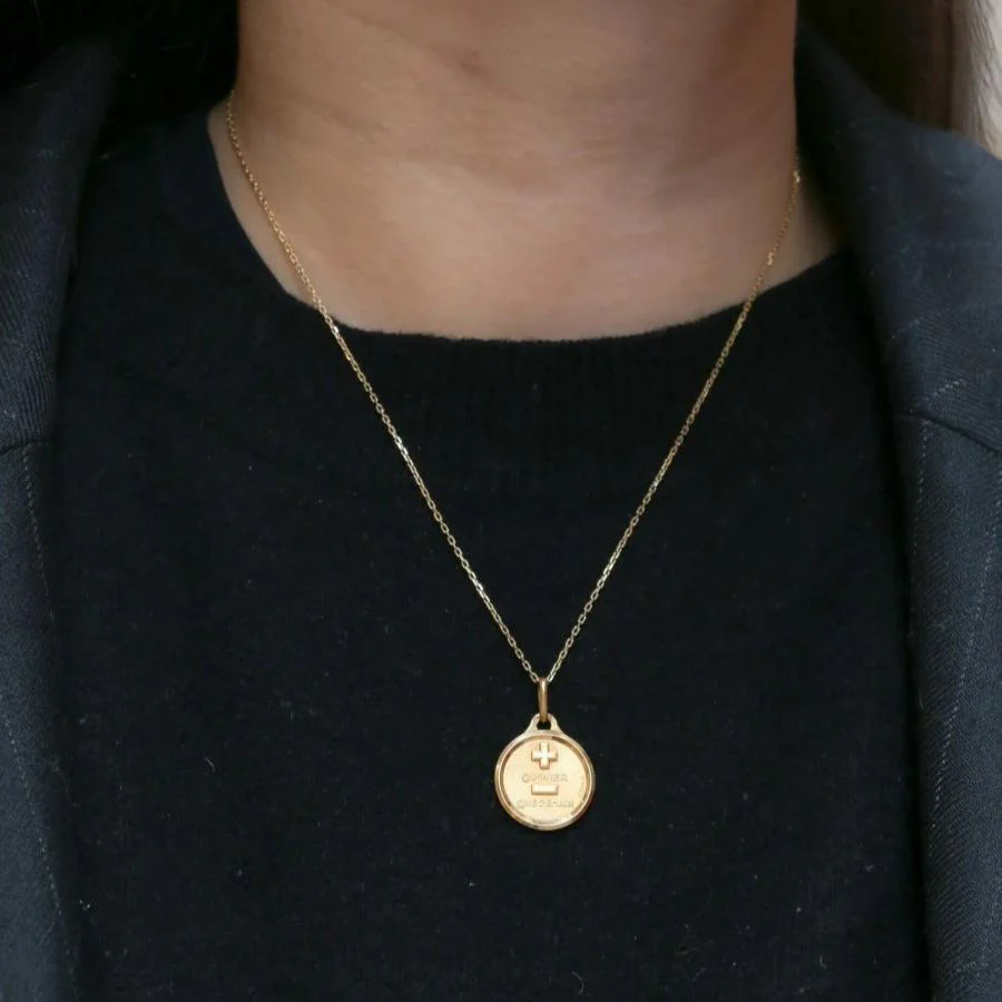 Médaille amour Augis "L'originale" en or, plus qu'hier moins que demain - Image 2