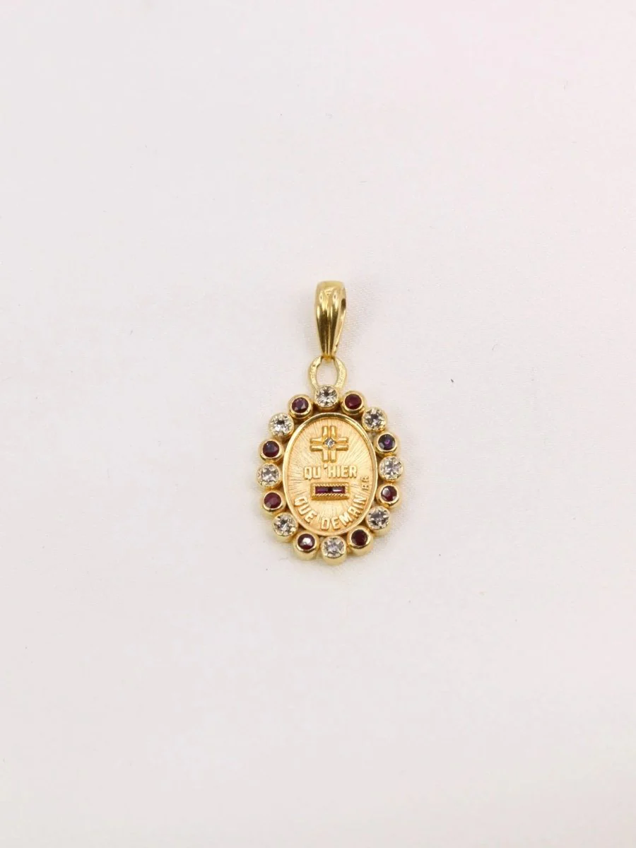 Médaille amour Augis ovale Plus qu'hier moins que demain or jaune diamant rubis