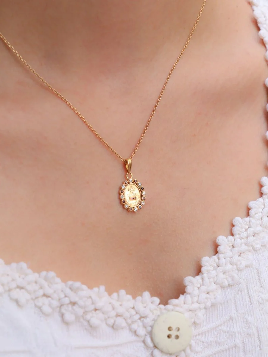 Médaille amour Augis ovale Plus qu'hier moins que demain or jaune diamant rubis - Image 2