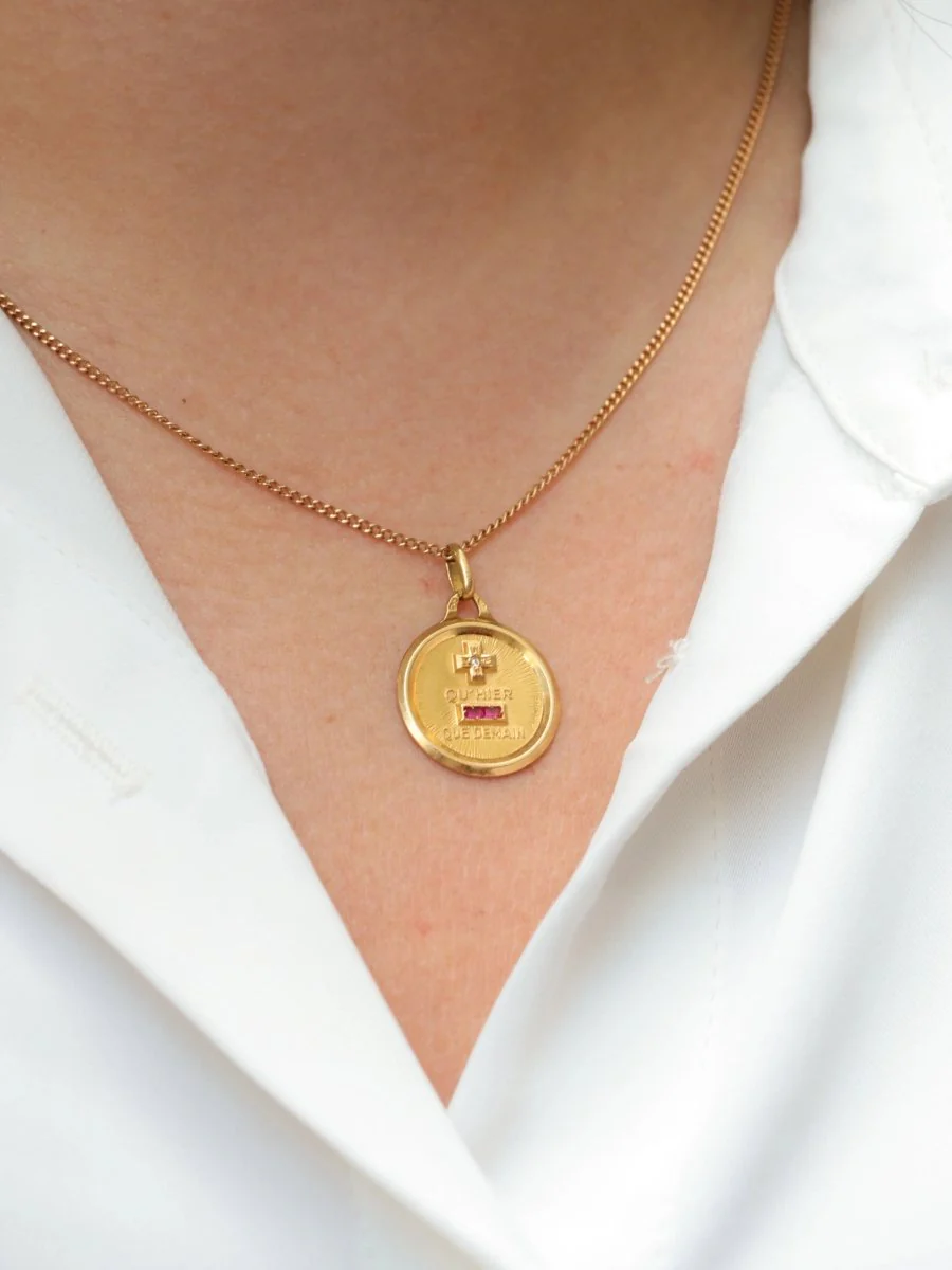 Médaille Amour Augis Plus qu’hier moins que demain en or, diamant et rubis - ca 1970 - Image 6