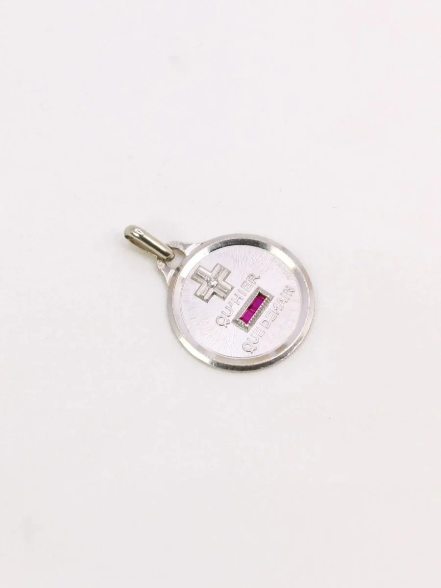 Médaille amour Augis ronde Plus qu'hier moins que demain or blanc diamant rubis - Image 3