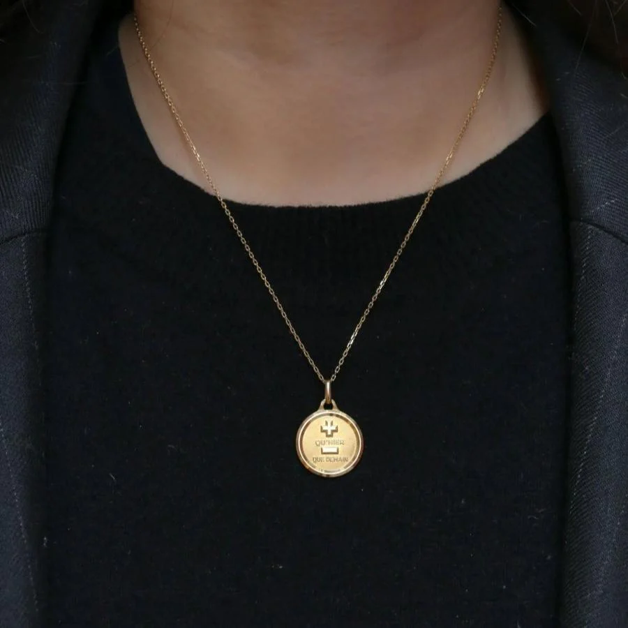 Médaille Amour Augis "L'originale" en or, plus qu’hier moins que demain - Image 2