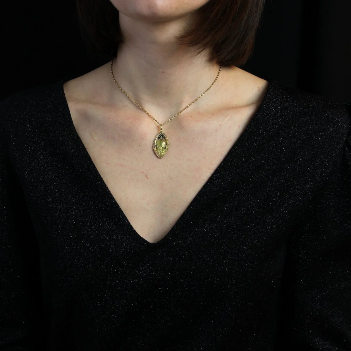 Pendentif en or jaune et perles - Image 2