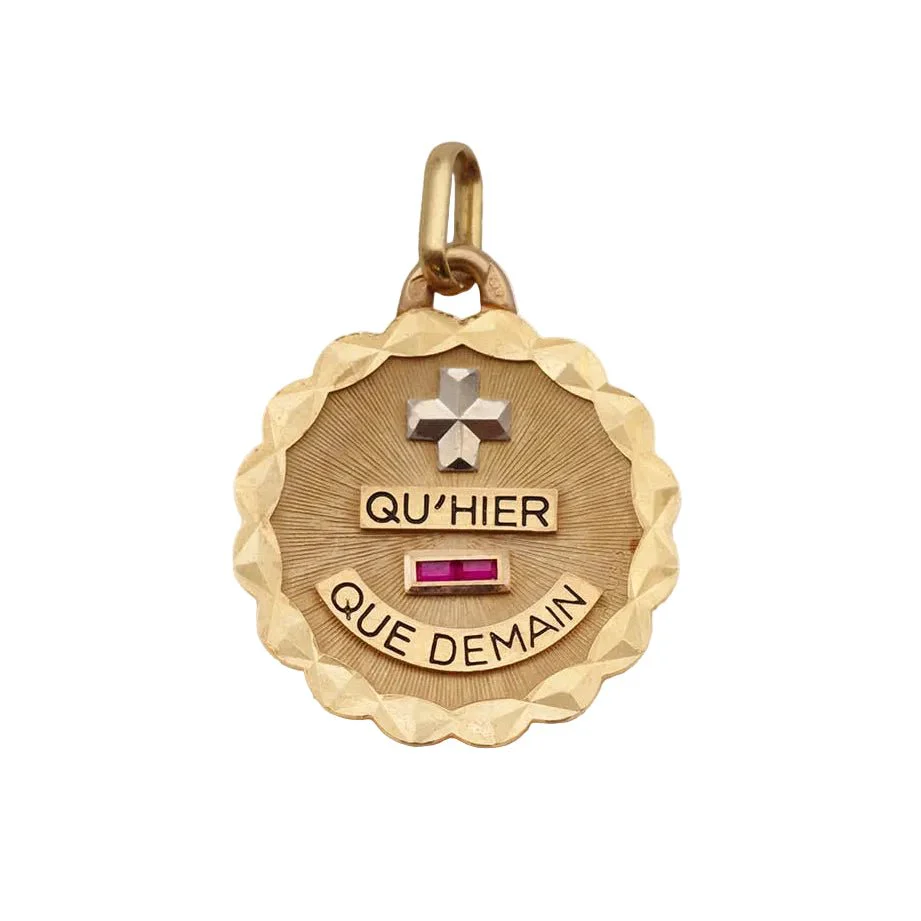 Médaille AUGIS en or jaune, or blanc et rubis - Image 4