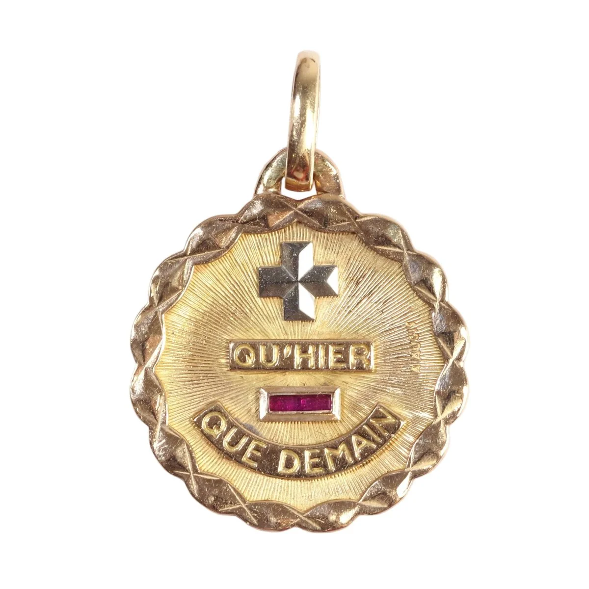 Médaille AUGIS en or jaune, or blanc et rubis