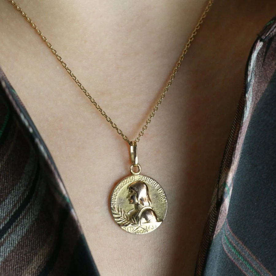 Médaille bienheureuse Jeanne d'Arc or jaune - Image 2