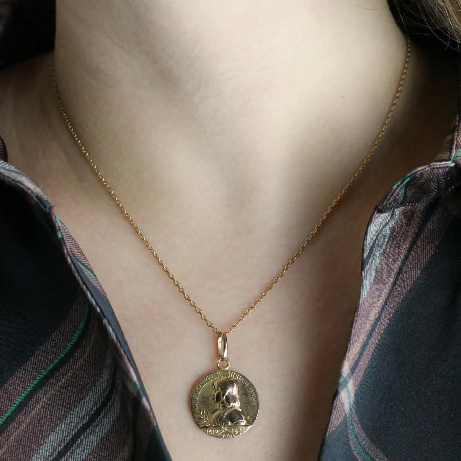 Médaille bienheureuse Jeanne d'Arc or jaune - Image 6