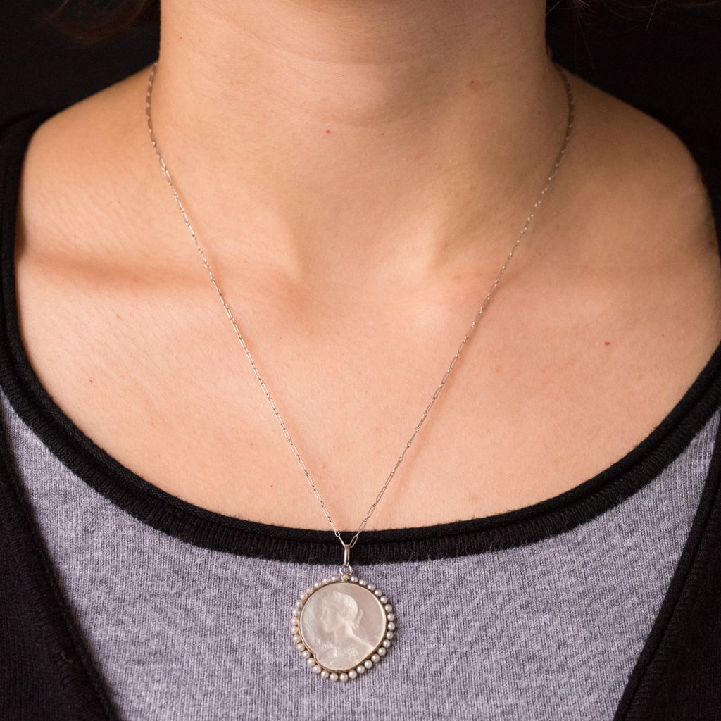 Collier Pendentif en platine, nacre et perles - Image 2