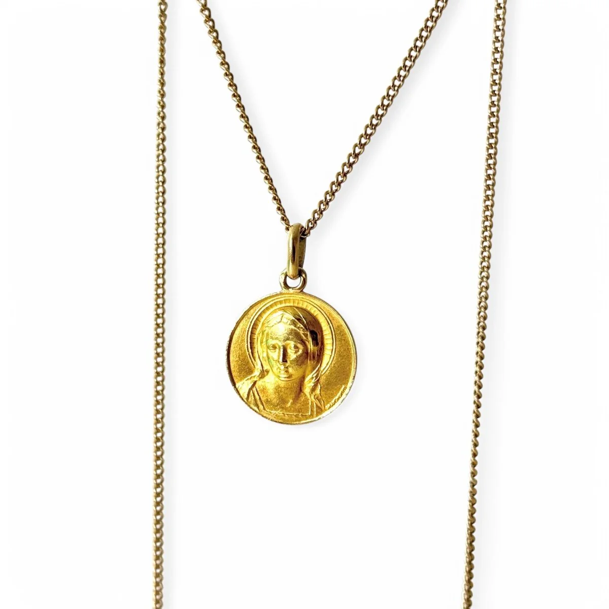 Pendentif Vierge Marie en or jaune