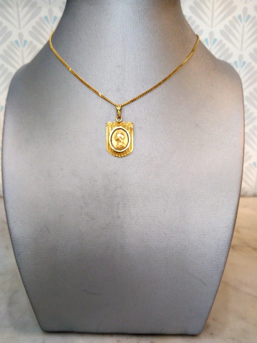 Médaille Vierge Art-nouveau Or Jaune signée Jules Holy - Image 4