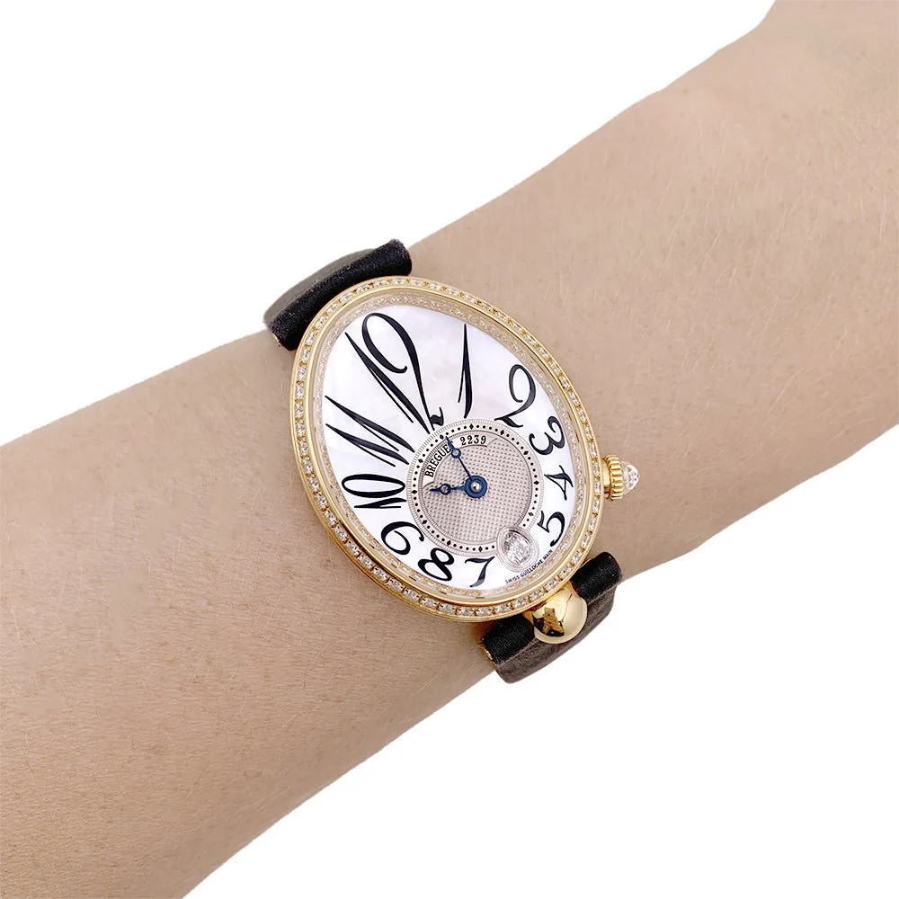 Montre BREGUET "Reine de Naples" en or rose, diamants, nacre et satin - Image 2