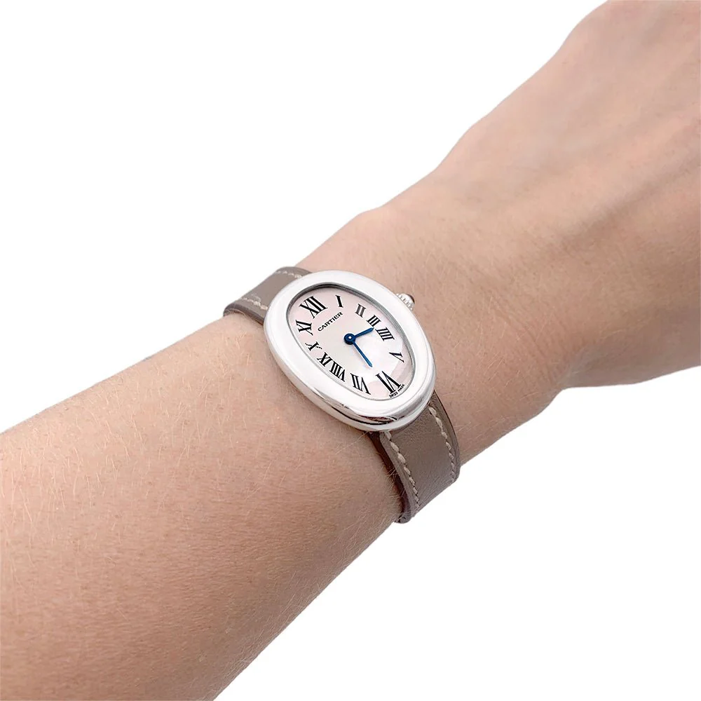 Montre Cartier, "Baignoire", or blanc, cuir. - Image 2