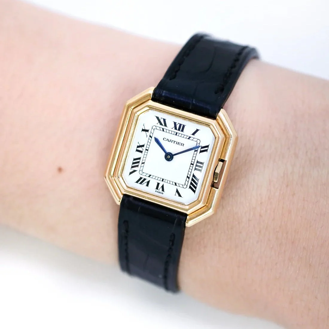 Montre CARTIER "Ceinture" PM en or jaune et cuir - Image 2