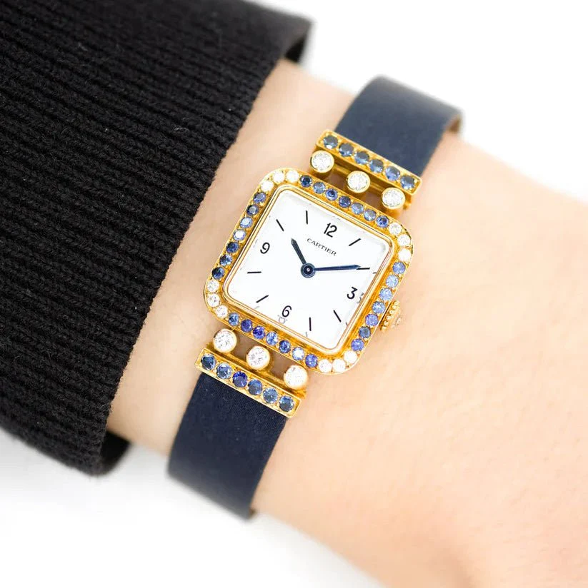 Montre CARTIER "Sonate" en or jaune, saphirs et diamants - Image 2